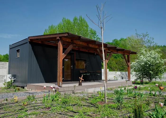 Cozy Tiny Container House By The River Danube Prázdninový dům *